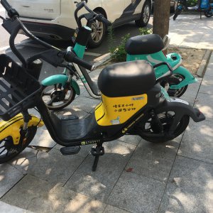 阜陽(yáng)一女子微信掃碼騎車，卻“被”買保險(xiǎn)