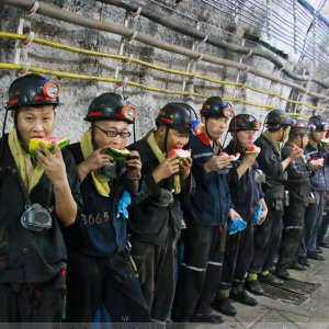 酷暑難耐，劉莊煤礦將“清涼”送到每一名職工心里